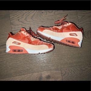 Pink Velvet Nike Air Max 💖